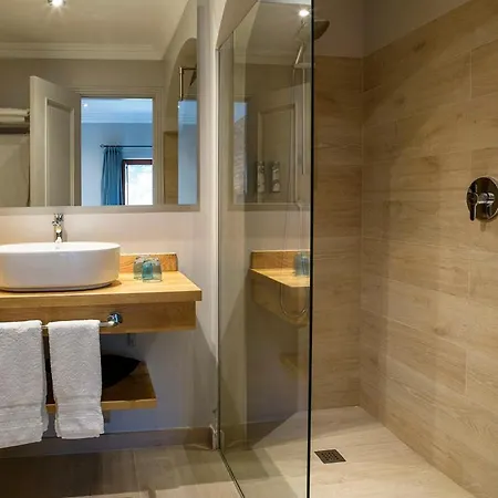 Hotel La Torre Del Visco - Relais & Chateaux Fuentespalda