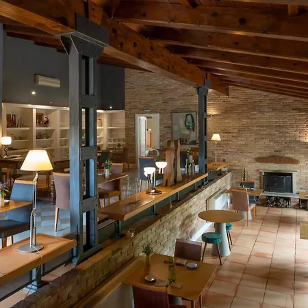 Hotel La Torre Del Visco - Relais & Chateaux Fuentespalda