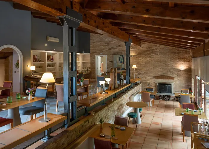 호텔 La Torre Del Visco - Relais & Chateaux Fuentespalda